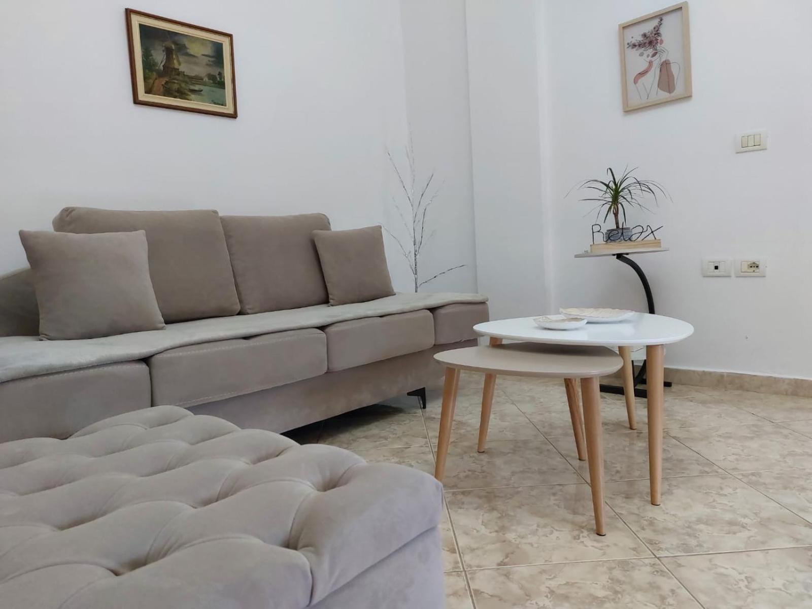 Wendy'S Apartment Берат Екстериор снимка